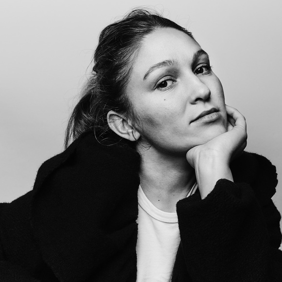 Meet your Posher, Chiara - Picture 1 of 1